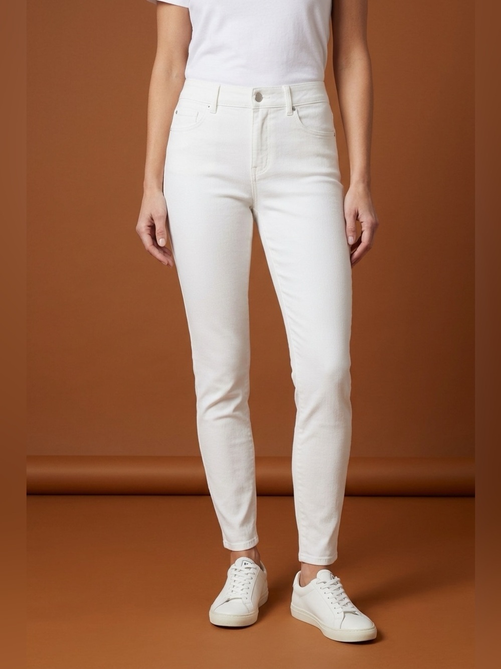 EUC Curve Appeal Women’s Effortless High Rise White  Cropped Pants - Size 12